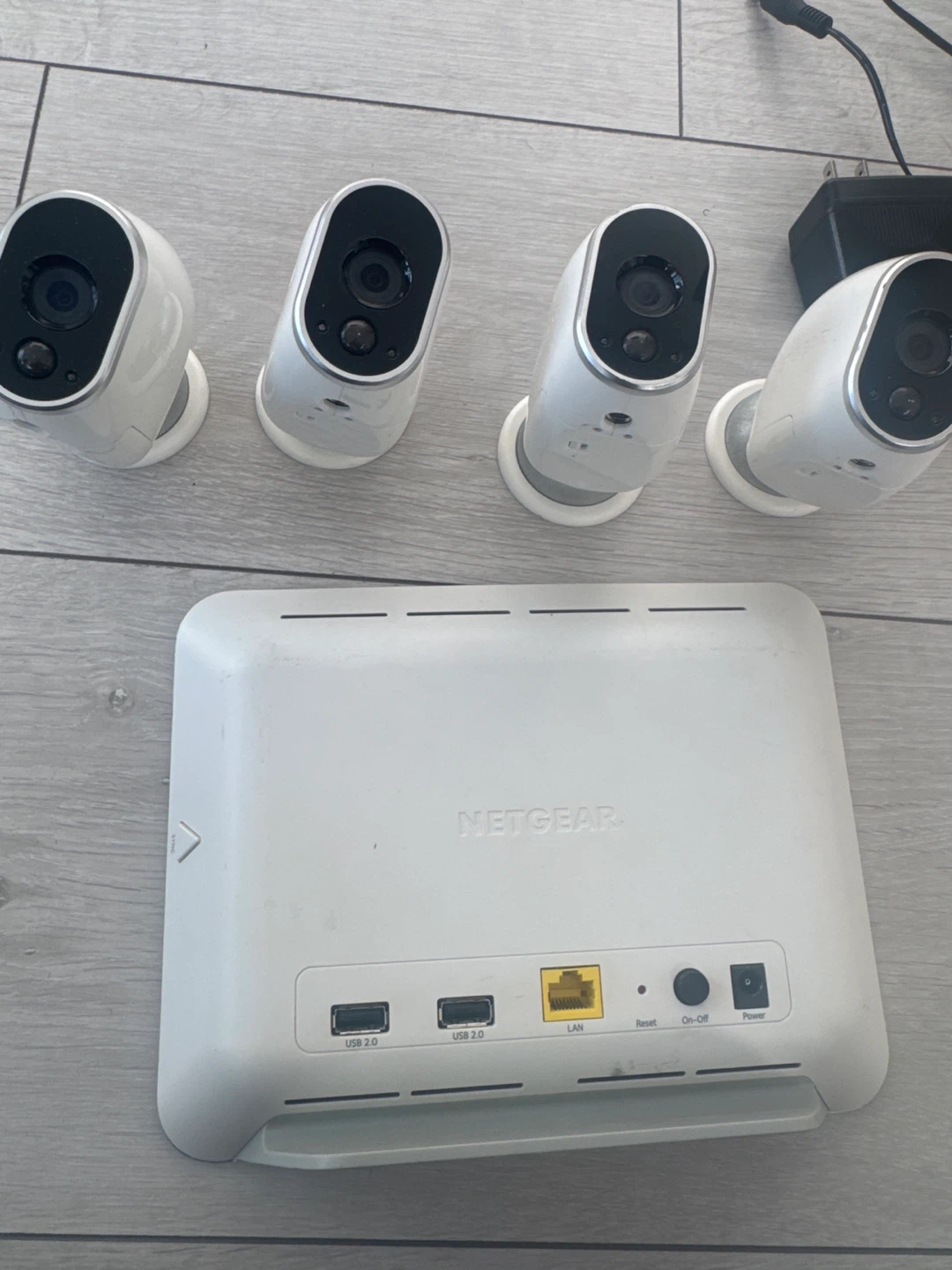 NETGEAR Arlo VMB3000 Base Station with 4 Cameras - photo 4