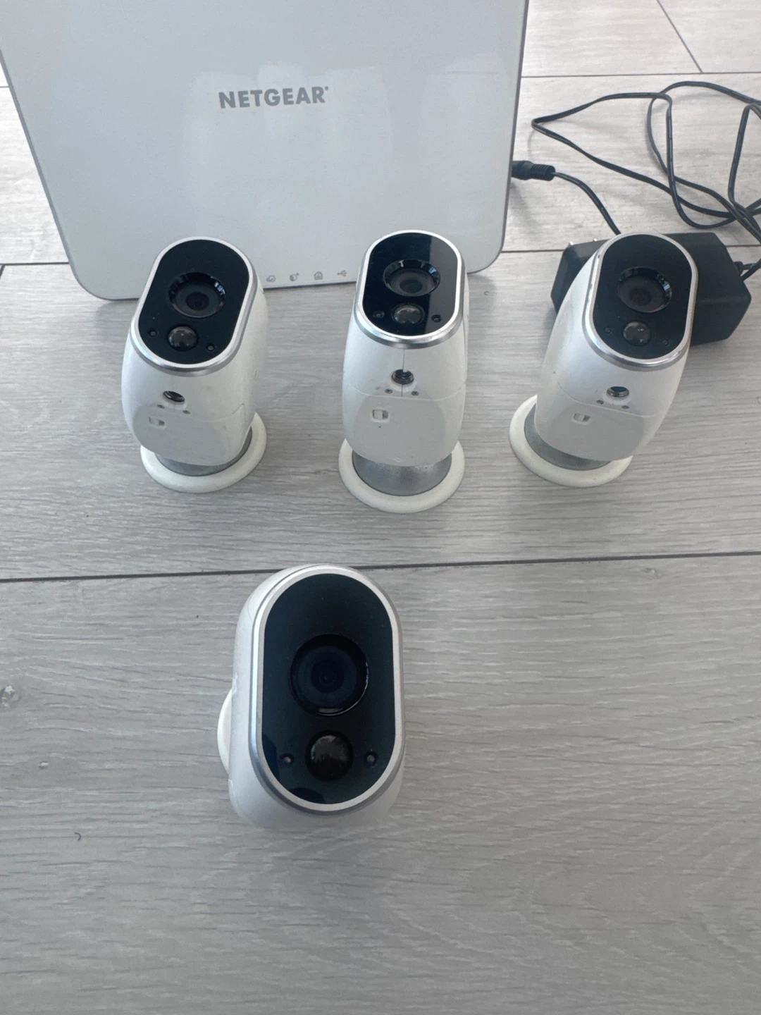 NETGEAR Arlo VMB3000 Base Station with 4 Cameras - photo 5