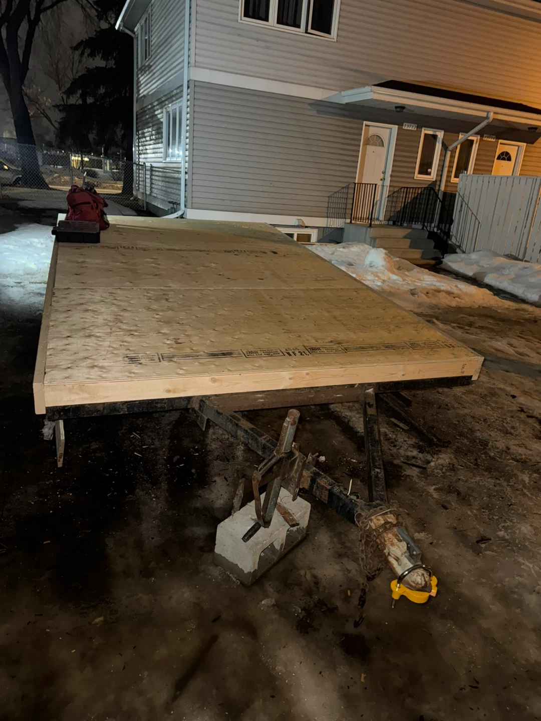 Trailer flatbed 7Ft x 12ft new wood and trifold ramp with vin