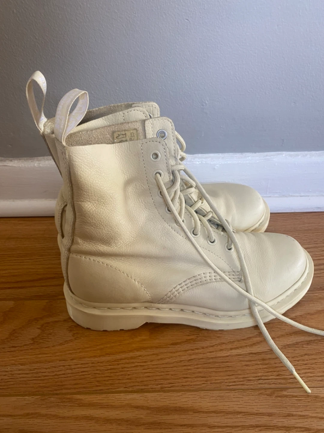 Dr. Martens 1460 Pascal Mono Boots Cream Leather Size 5 UK