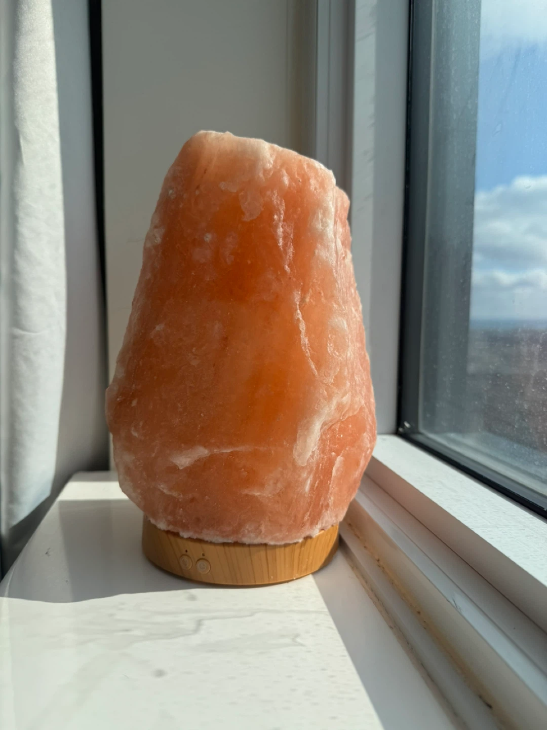 A Diffuser and  Himalayan Salt Lamp with wide colour range