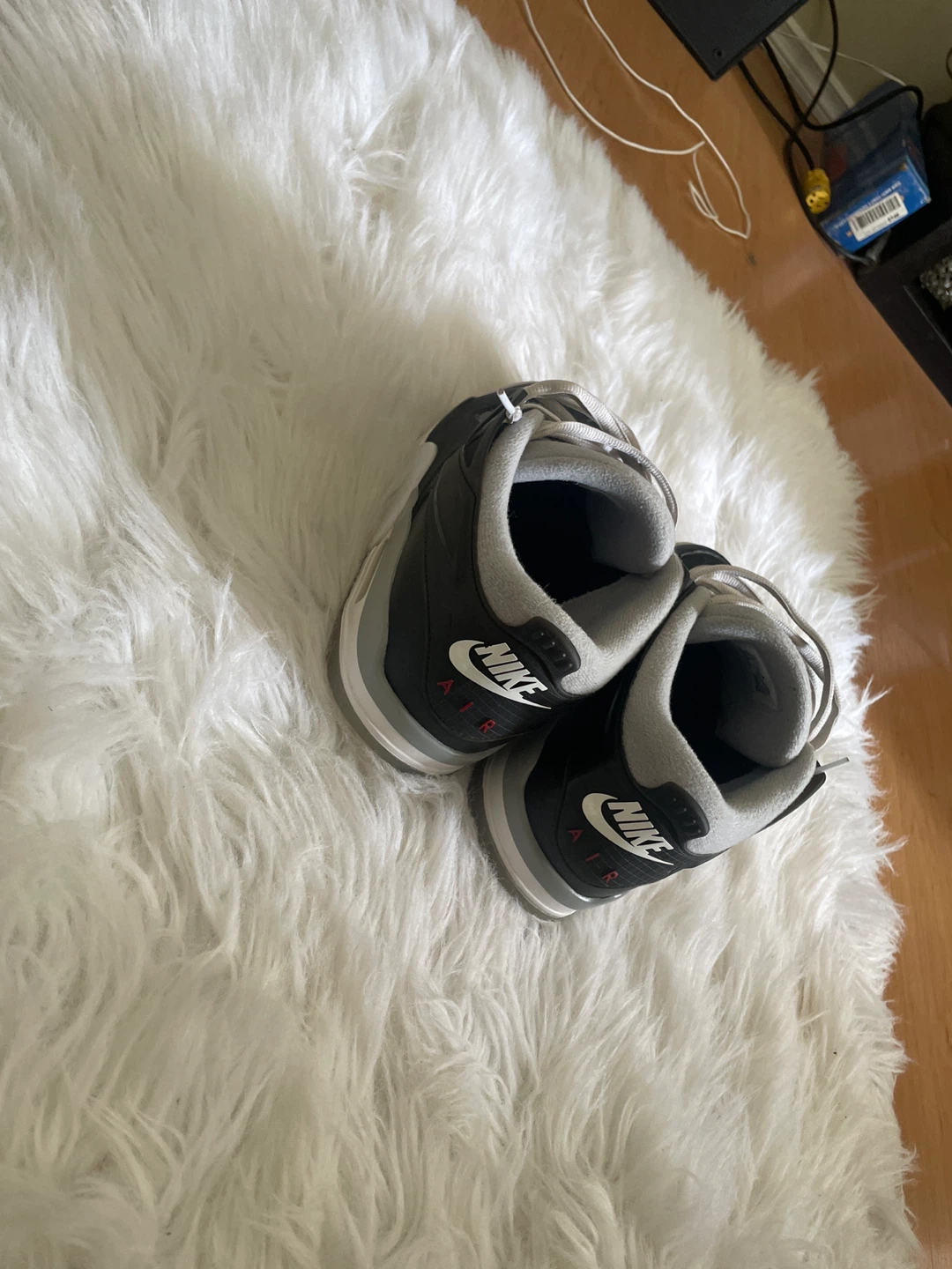 Nike Air Jordan 4 Retro Shoes - photo 3