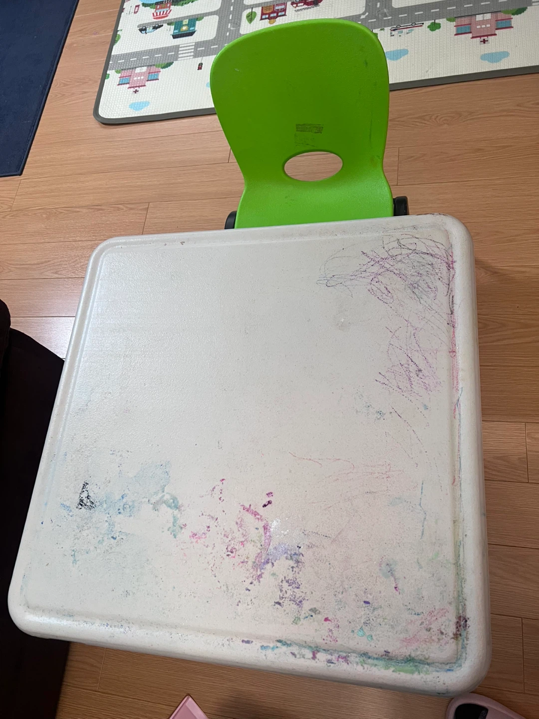 Kids Table and Chair Set - photo 2