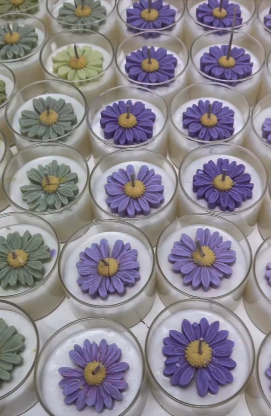 Daisy Flower Shaped Candles - photo 3