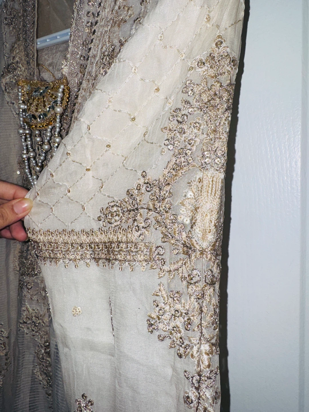 Women's Embroidered Kurti - Size Medium - photo 5