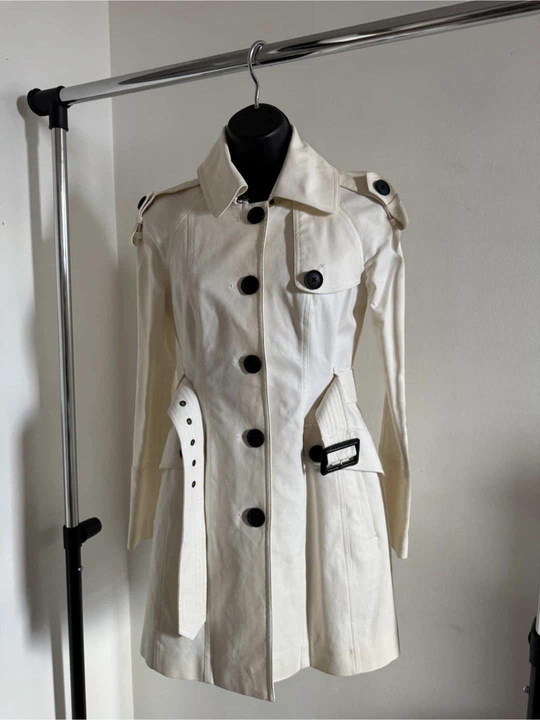 BCBGMAXAZRIA White Trench Coat XXS