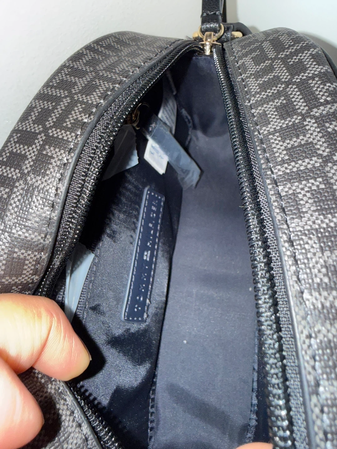 Tommy Hilfiger Monogram Dome Crossbody Bag - photo 5