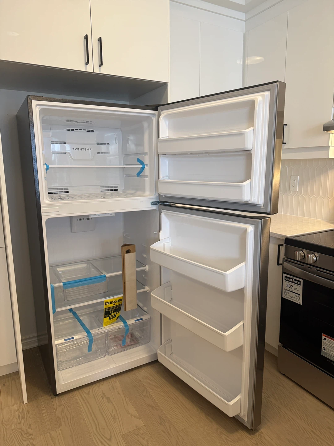 Frigidaire 18 Cu. Ft. Garage Ready Top Freezer Refrigerator - photo 2