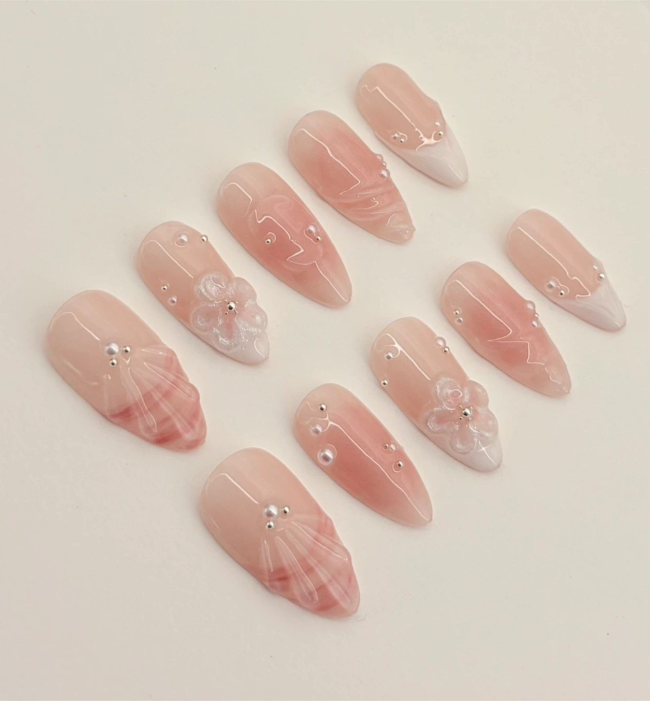 Press-On Nails with Pearlescent Flower design - photo 2