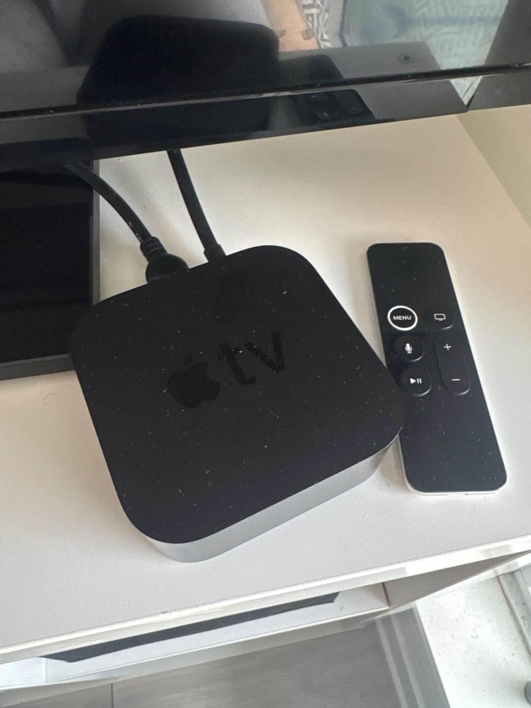 Apple TV (4th Gen) with Siri Remote