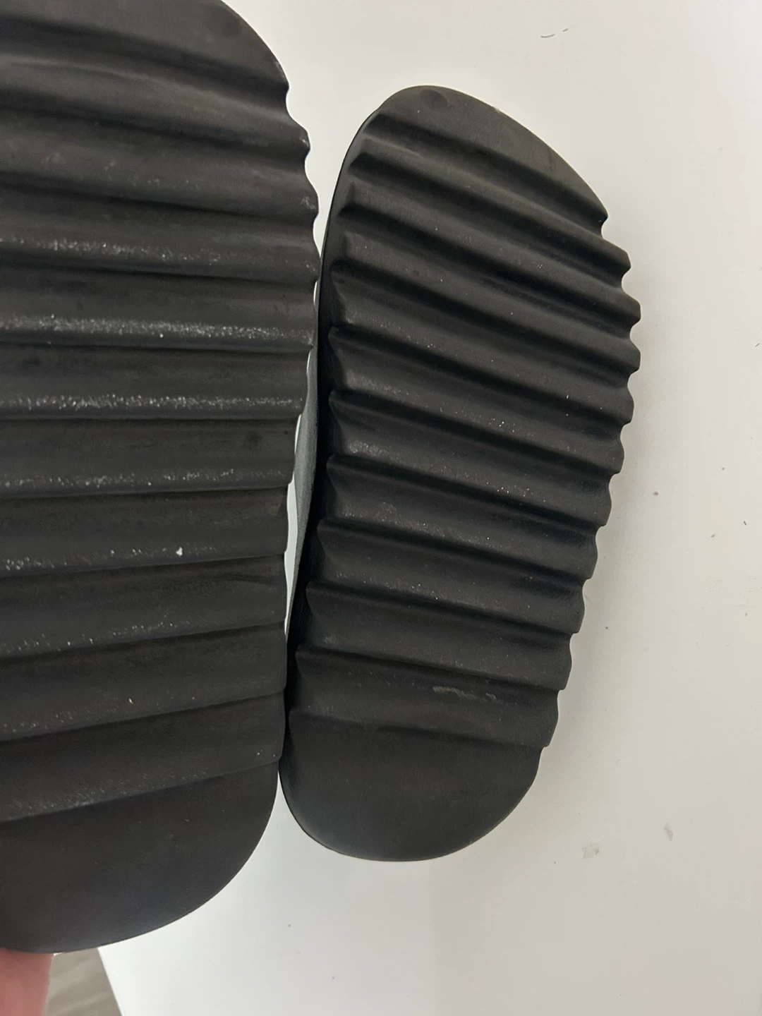 Yeezy Comfort Slides Black - photo 3