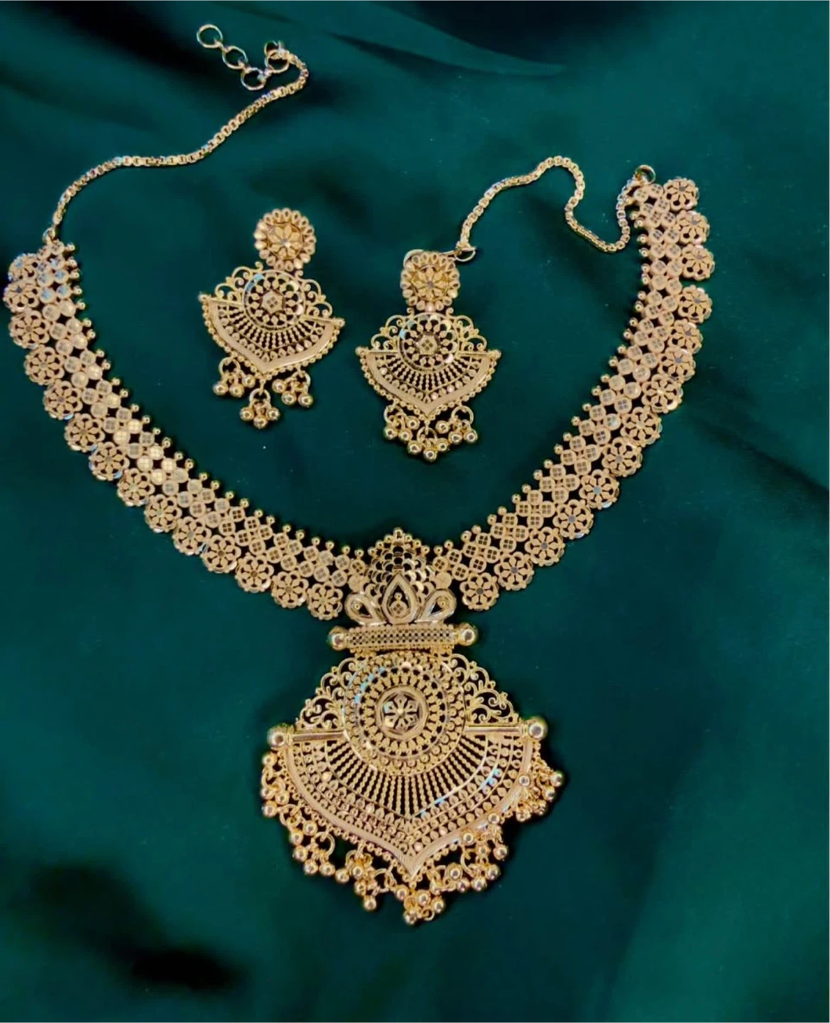 Gold-Tone Necklace and Earring Set - photo 2
