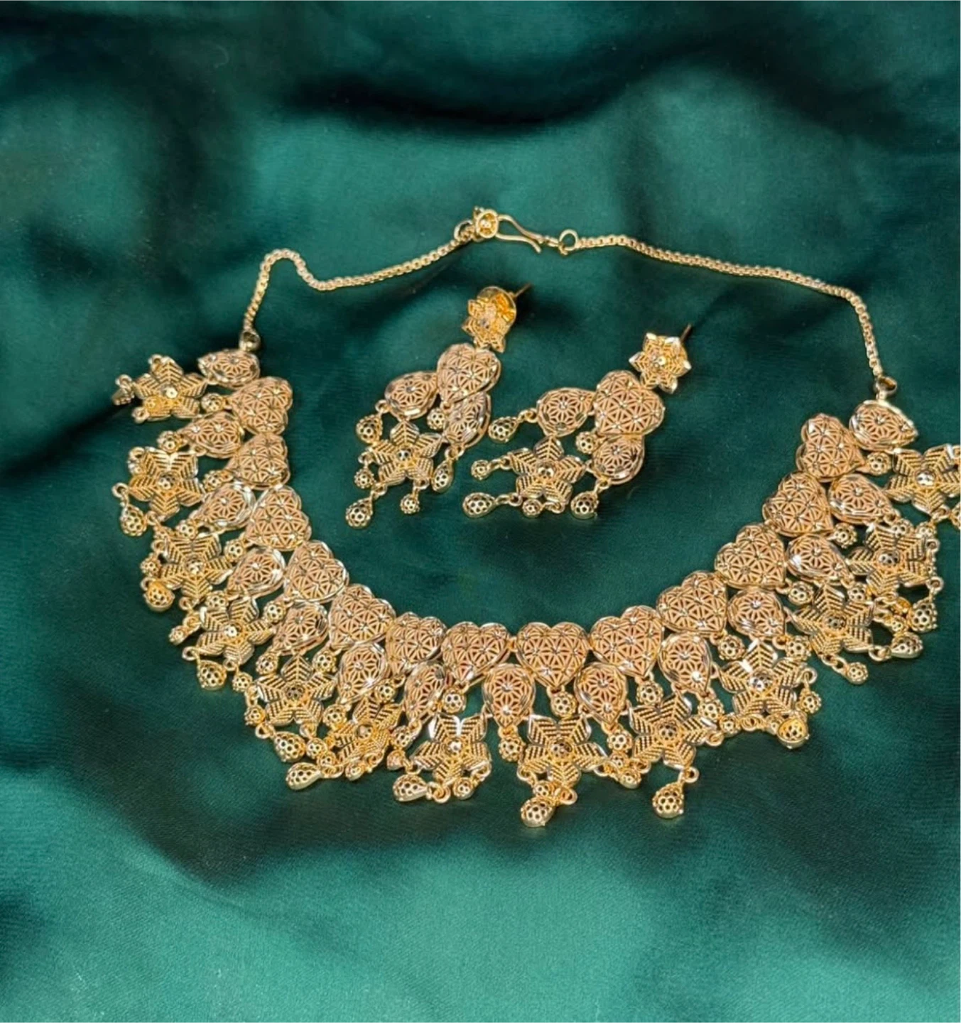 Gold Tone Necklace and Earring Set - photo 3