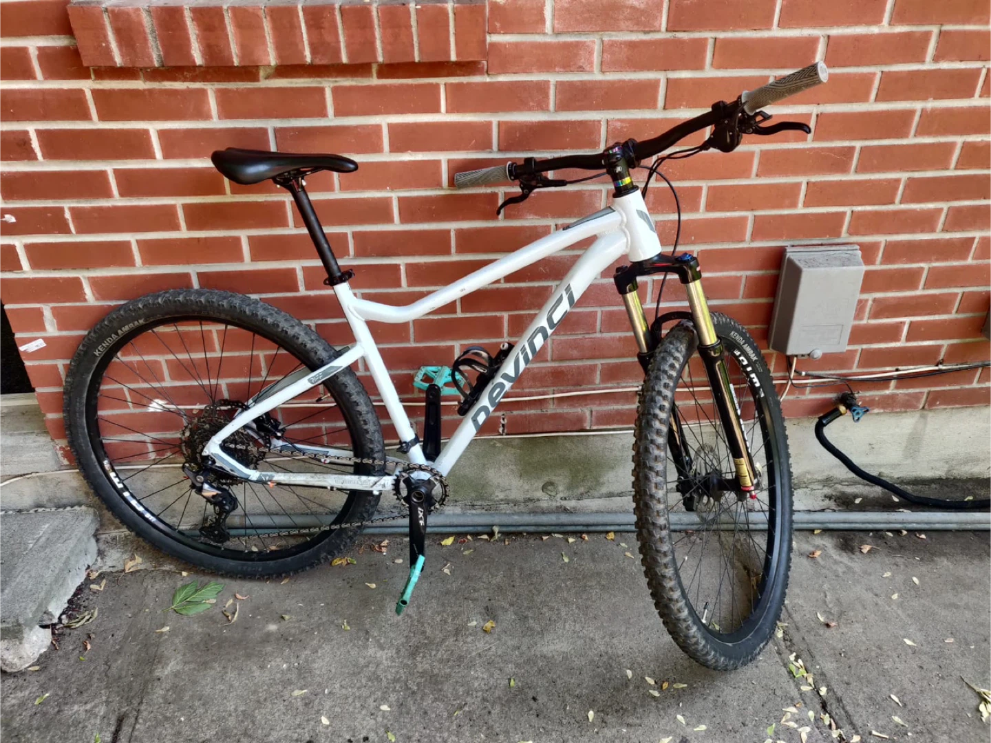 DeVinci Mountain Bike 29” - White