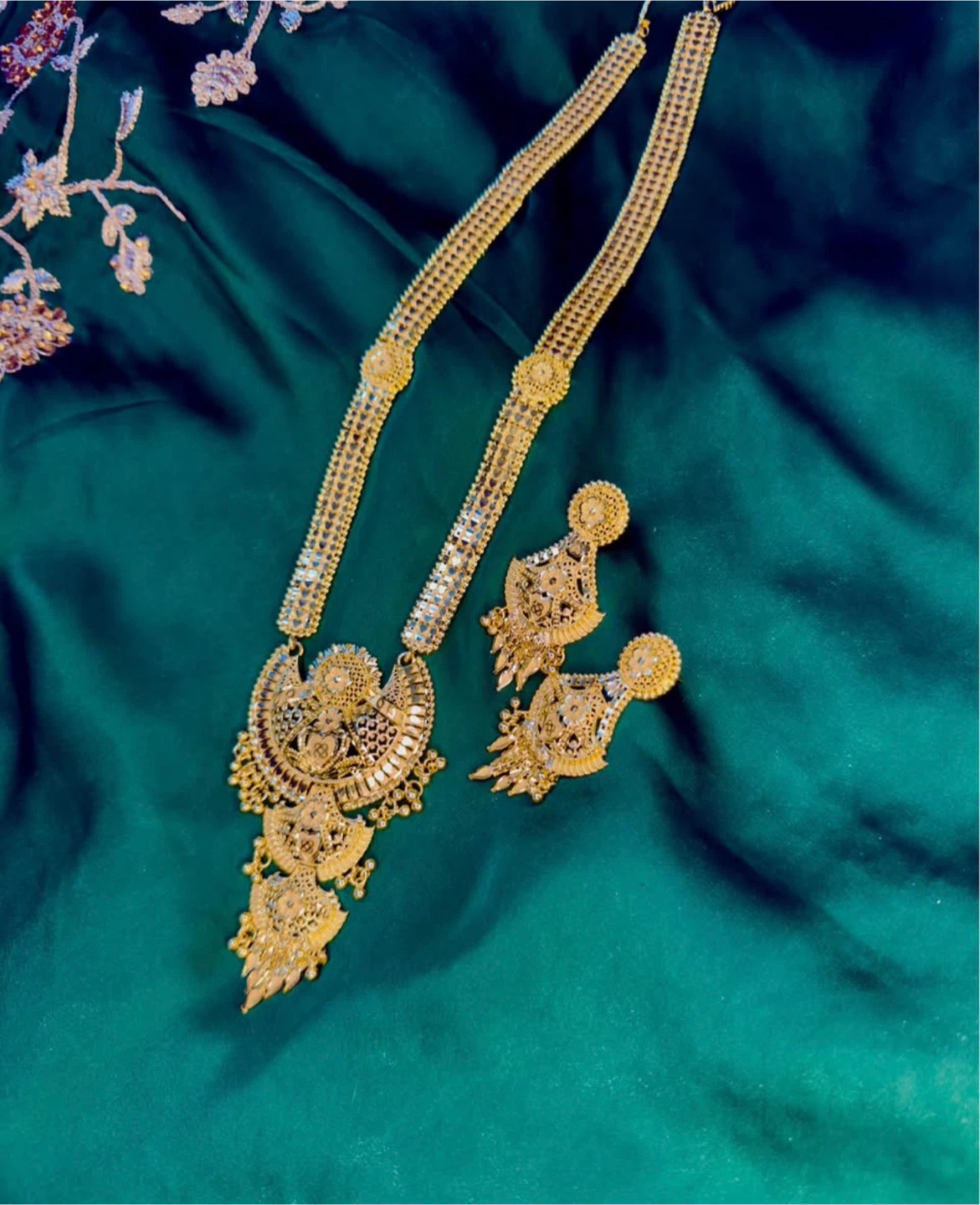 Gold Tone Necklace and Earring Set - photo 2