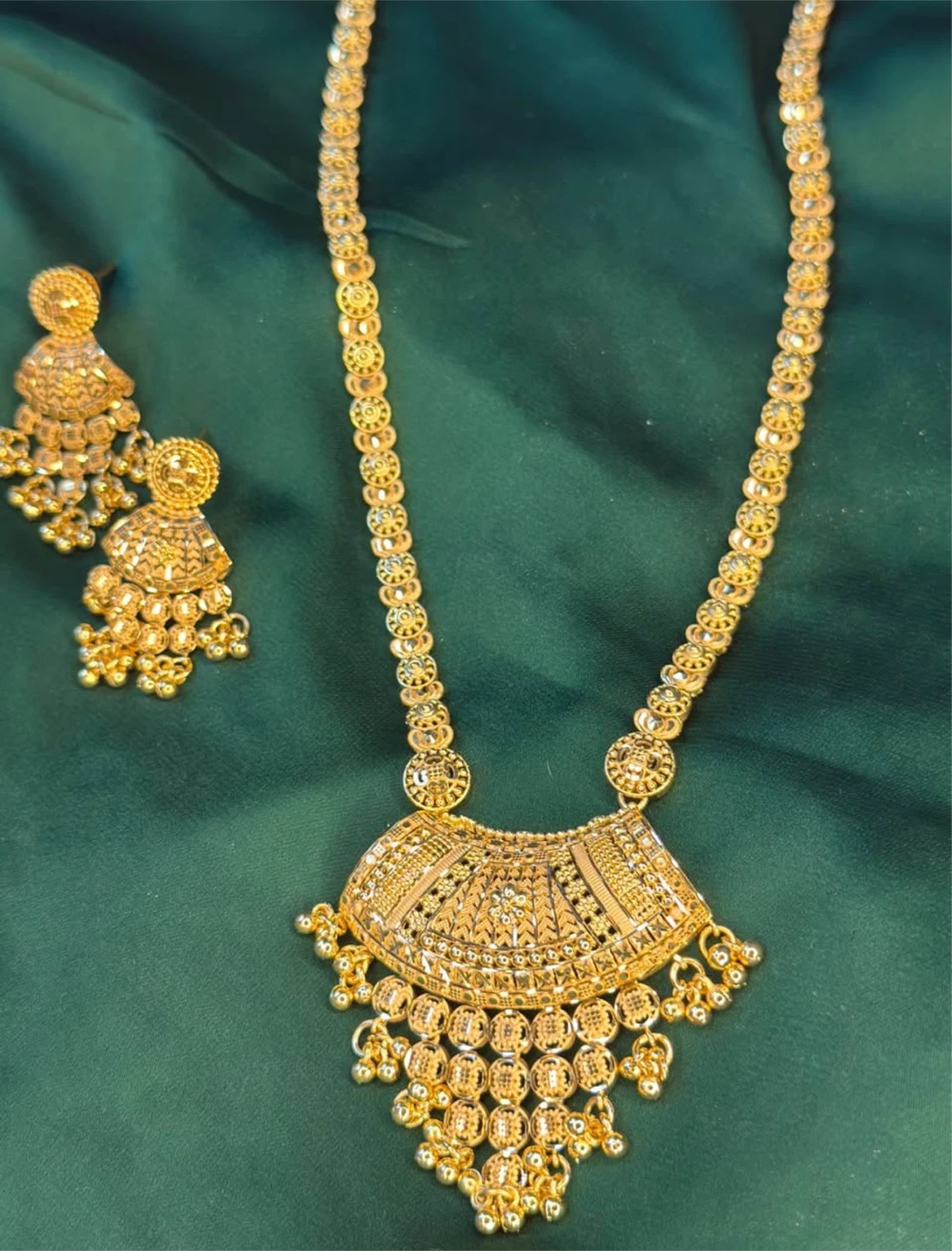 Gold Tone Necklace and Earrings Set - photo 3