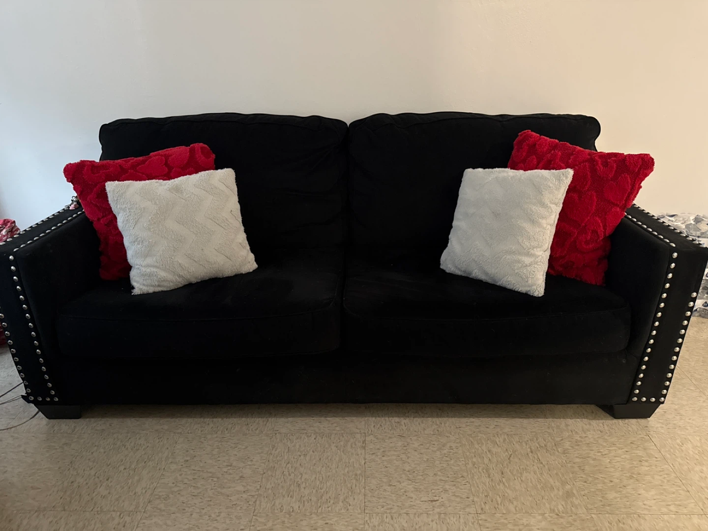 2 black sofas. - photo 2