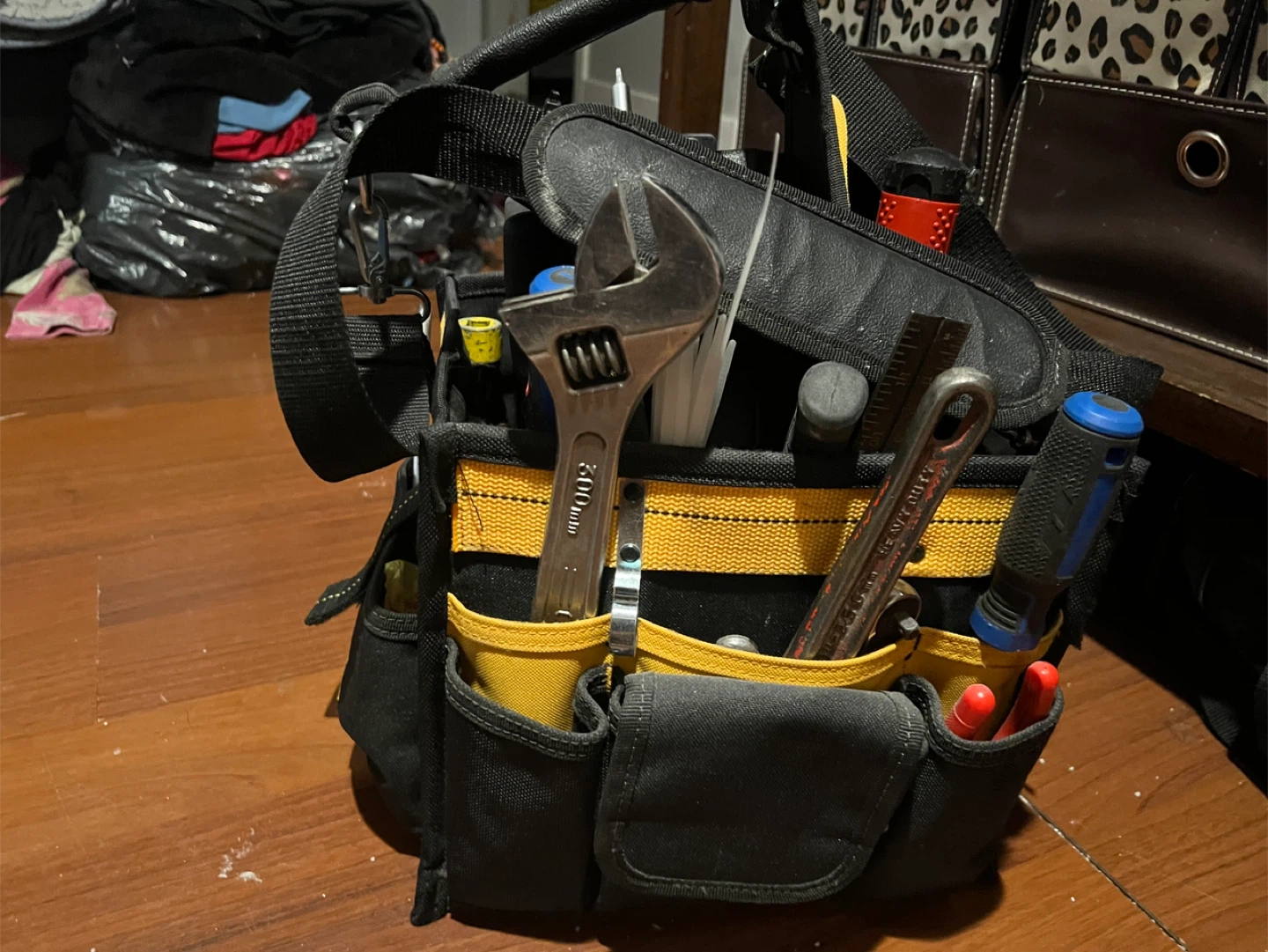 DEWALT Tool Bag - TOOLS NOT INCLUDED - photo 3