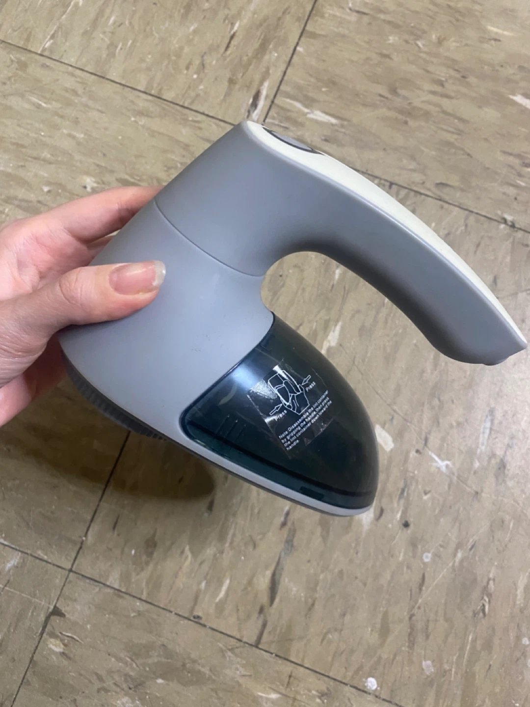Electric fabric shaver