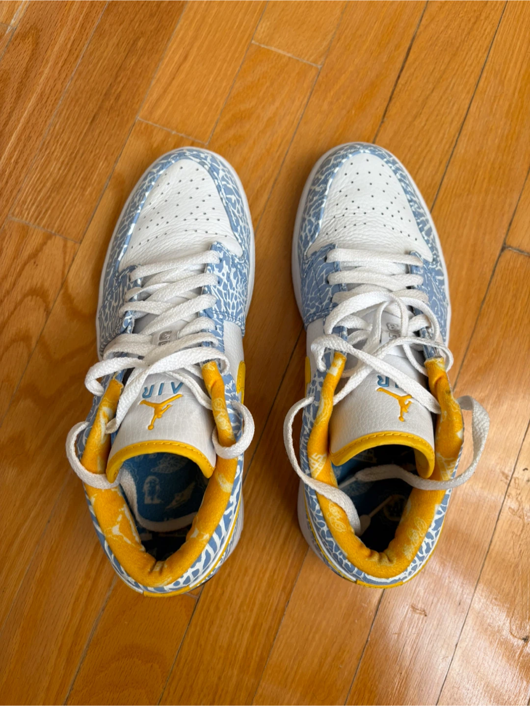 Air Jordan 1 Retro Low (Size 9 Men) - photo 3