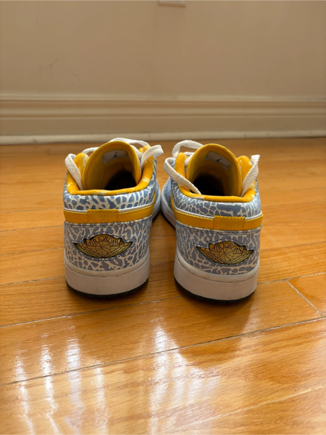 Air Jordan 1 Retro Low (Size 9 Men) - photo 5