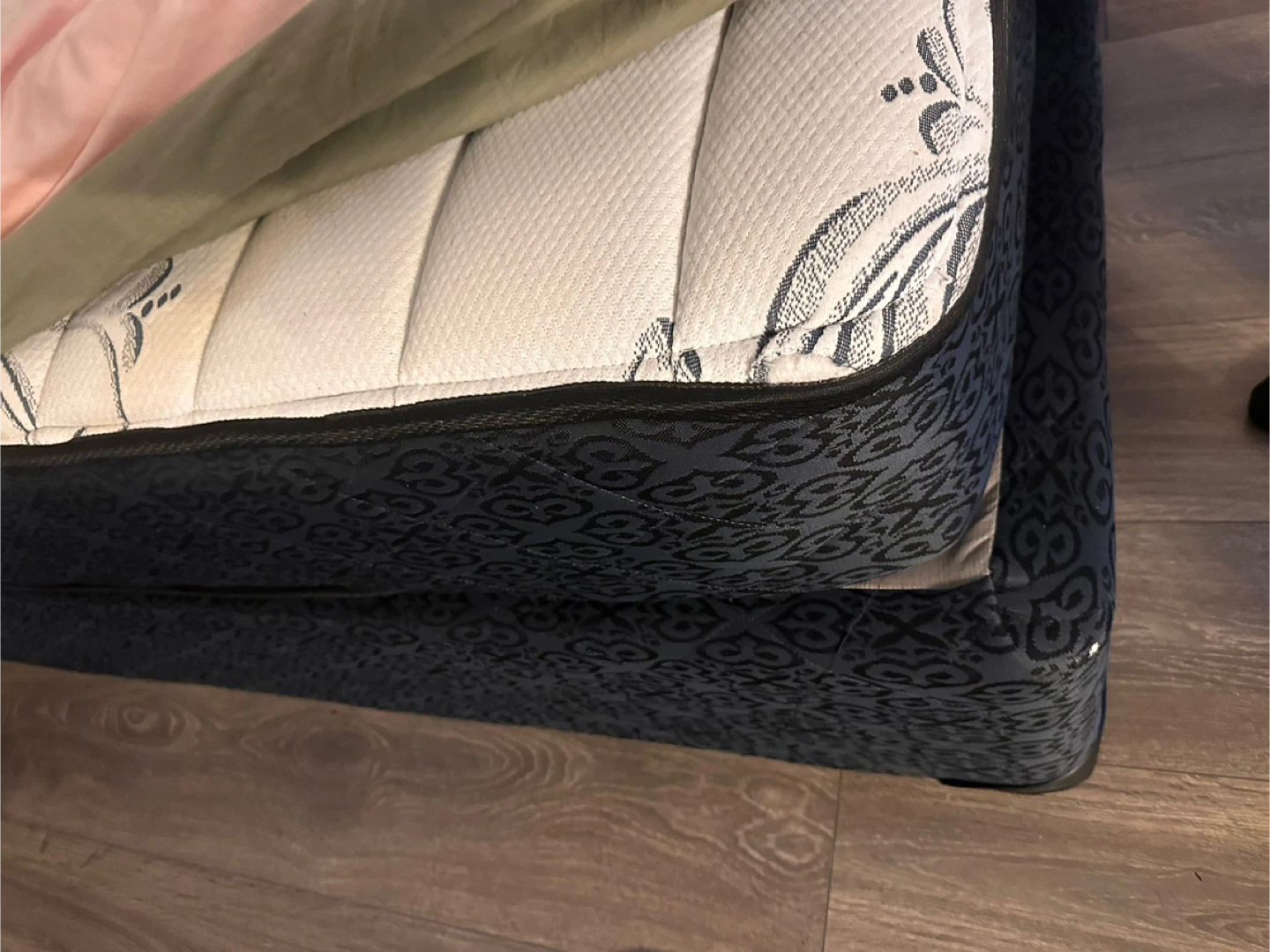 Queen Matress with box
