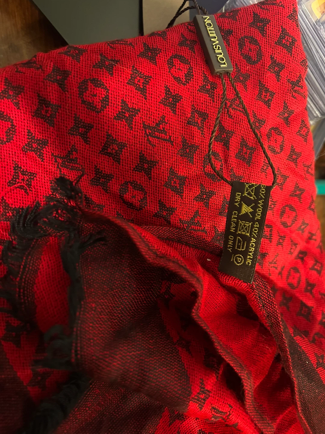 Louis Vuitton Scarf - tag still on, really good condition - photo 4