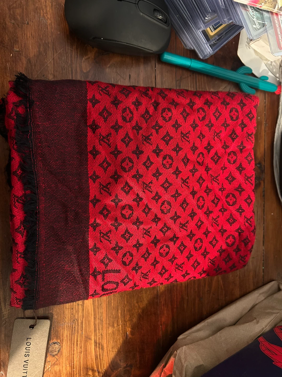 Louis Vuitton Scarf - tag still on, really good condition