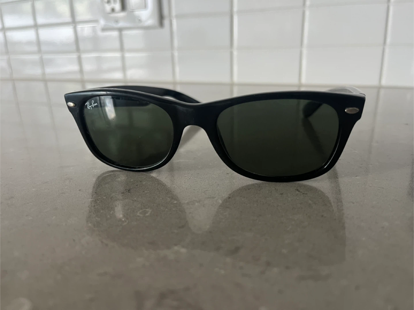 Ray-Ban Wayfarer Sunglasses - Black