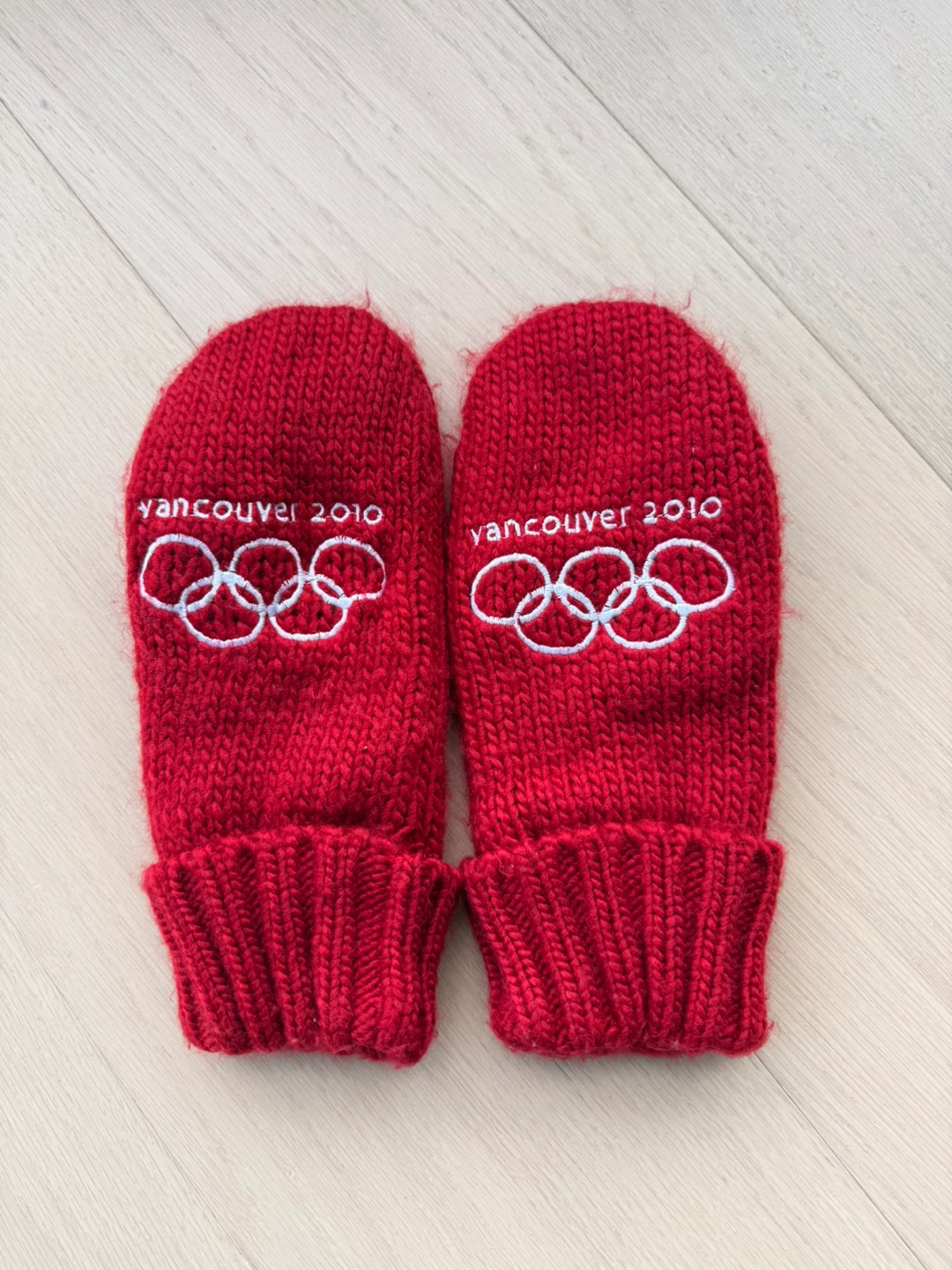 Vancouver 2010 Olympic Mittens with Maple Leaf - Red