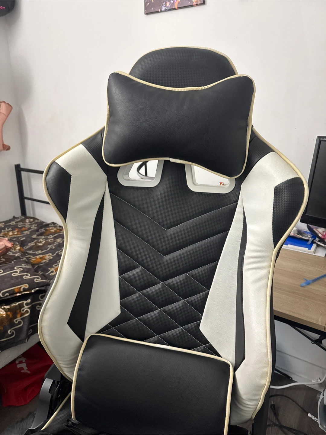 Gaming Chair - Black and White - photo 3