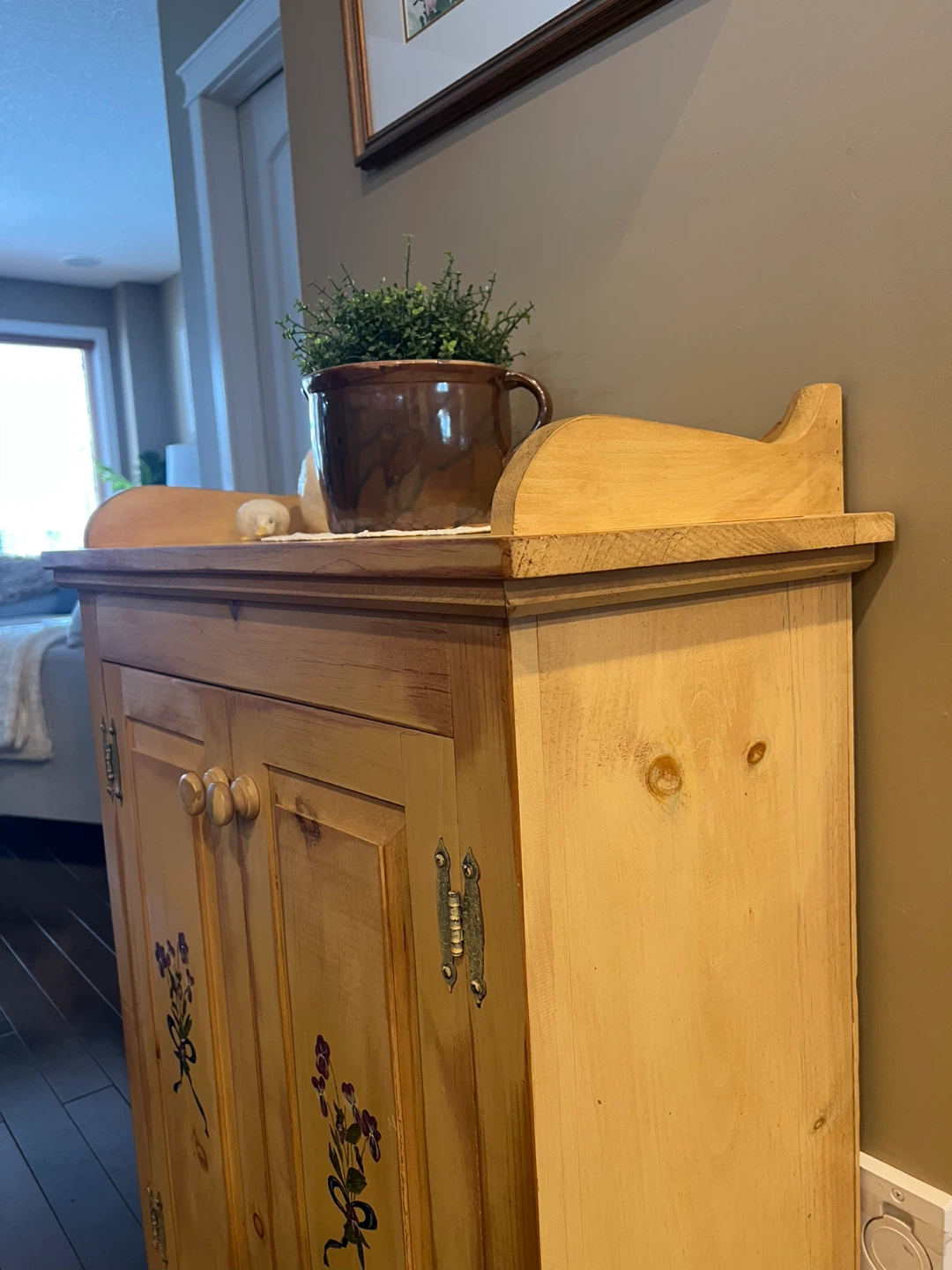 Farmhouse Pine Cupboard - photo 2