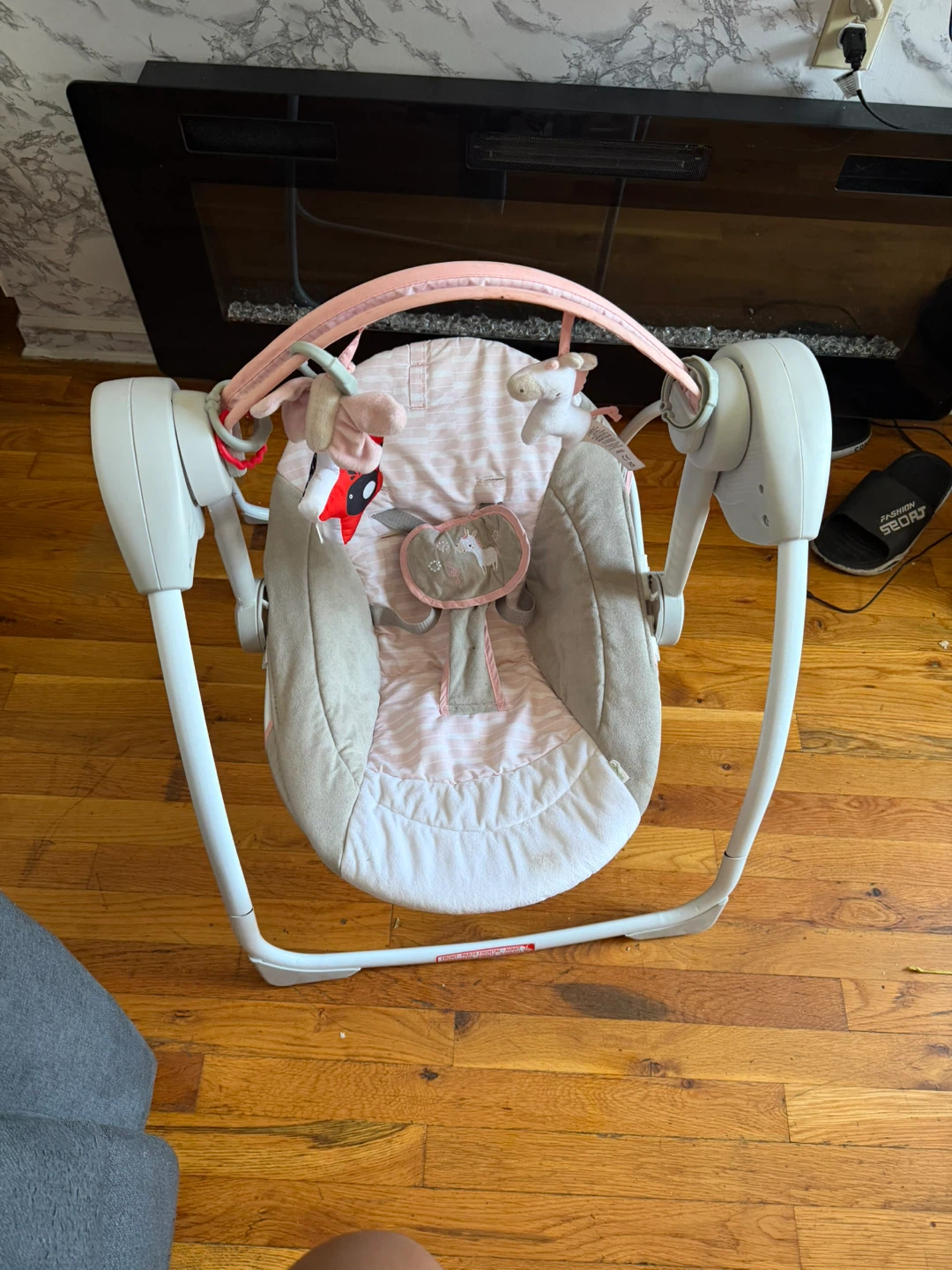 Fisher-Price Baby Swing - photo 2