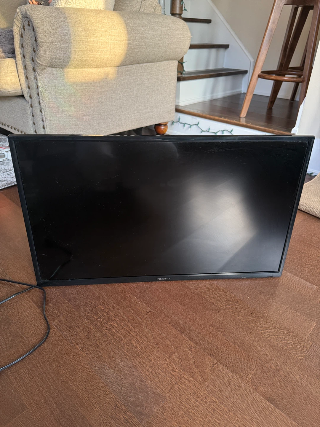 Full TV setup (Insignia TV + Mount + Cord Hider) - photo 4