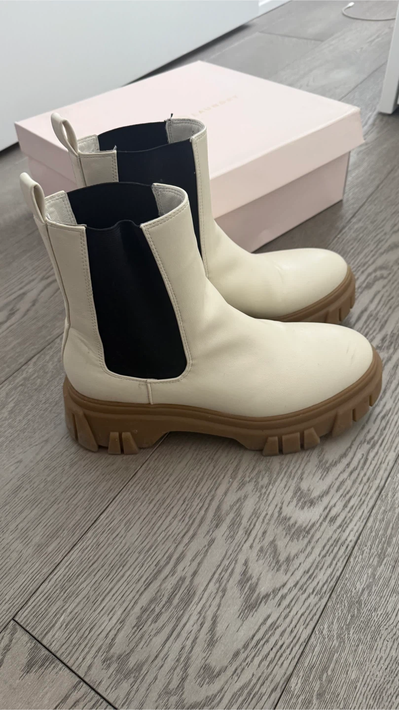 Chinese Laundry White Chelsea Boots - Size 10