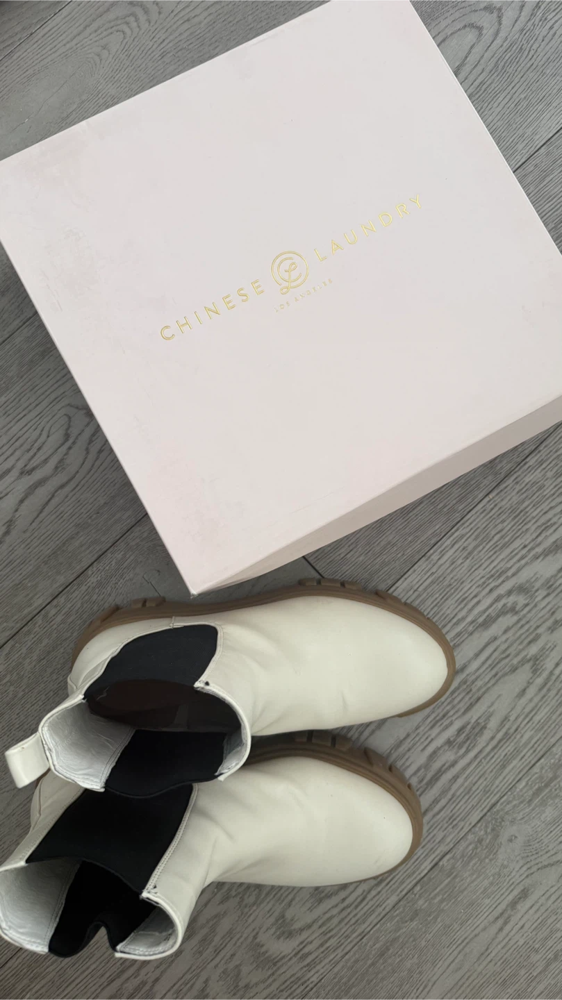 Chinese Laundry White Chelsea Boots - Size 10 - photo 5