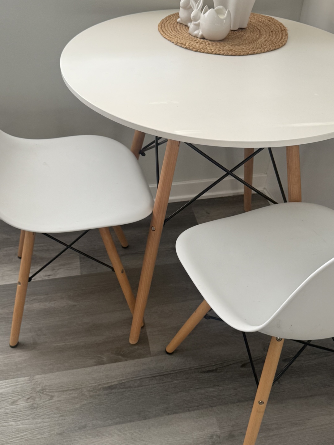 Modholic 32" Eiffel Table and 2 Chairs - photo 3