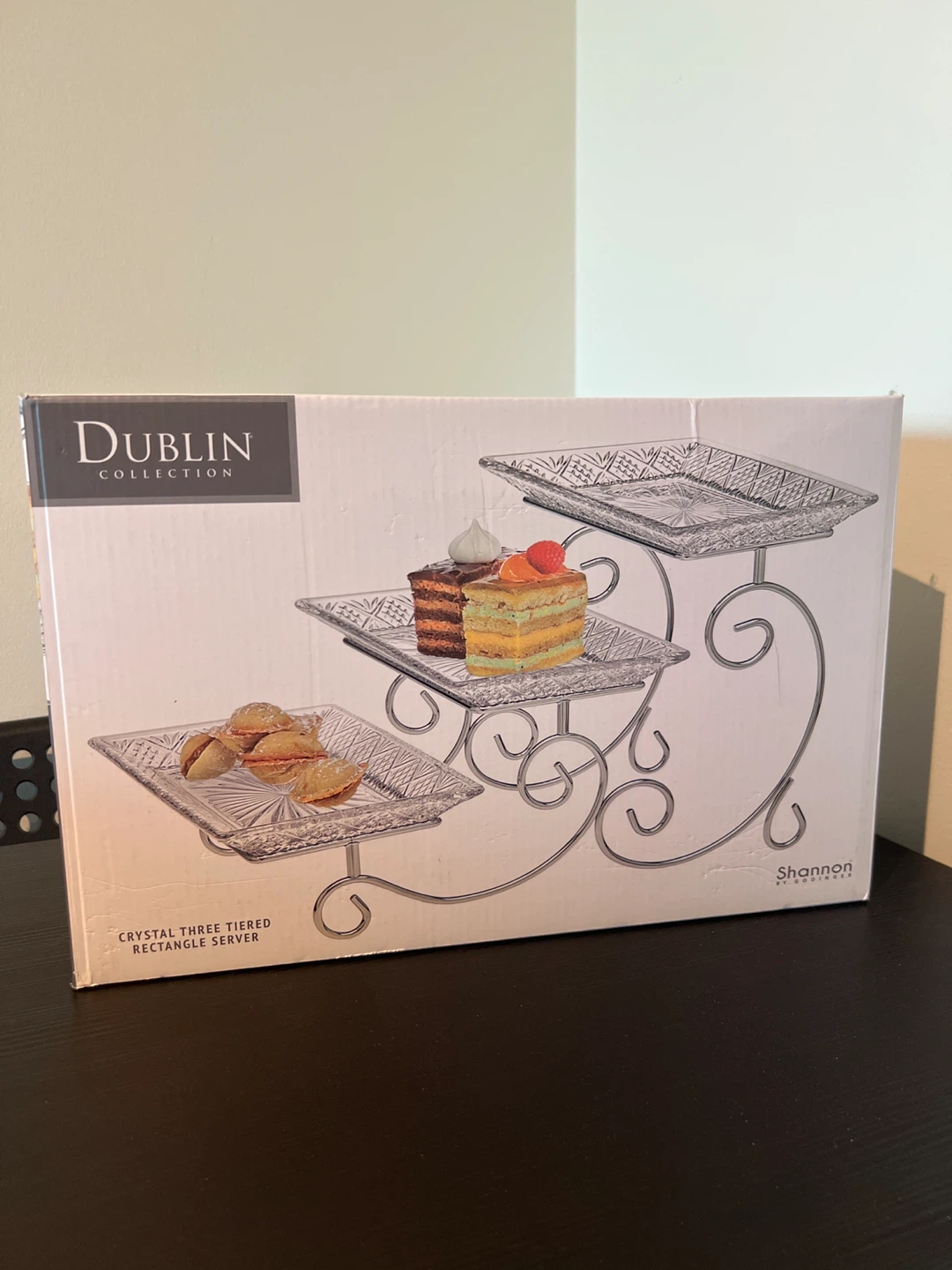 Shannon Crystal Dublin Collection Three Tiered Server