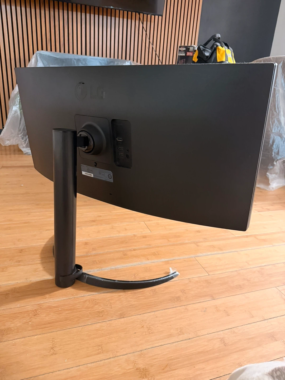 LG 34" UltraWide WQHD HDR 100Hz Curved Monitor - photo 3