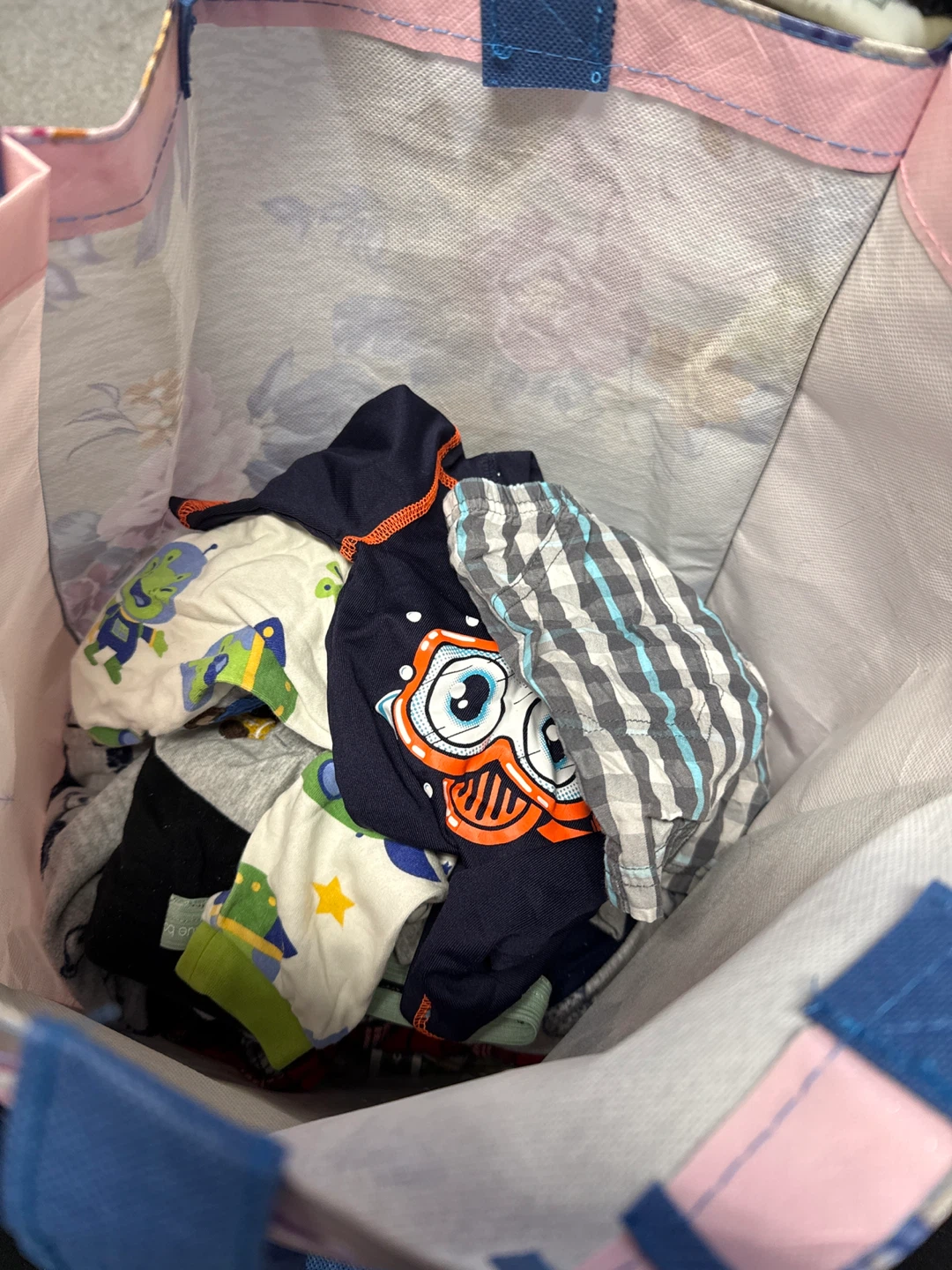 Used toddler clothing. 6 months to 12 months