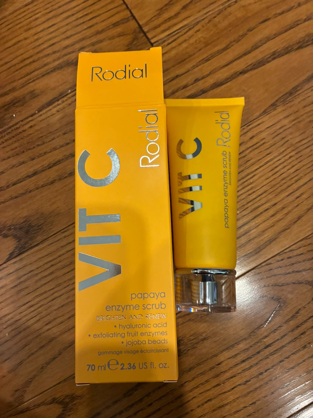 Rodial Vit C Papaya Enzyme Scrub