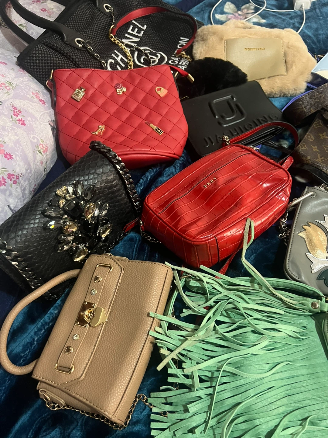 Assorted Women's Handbags - Various Brands - photo 5