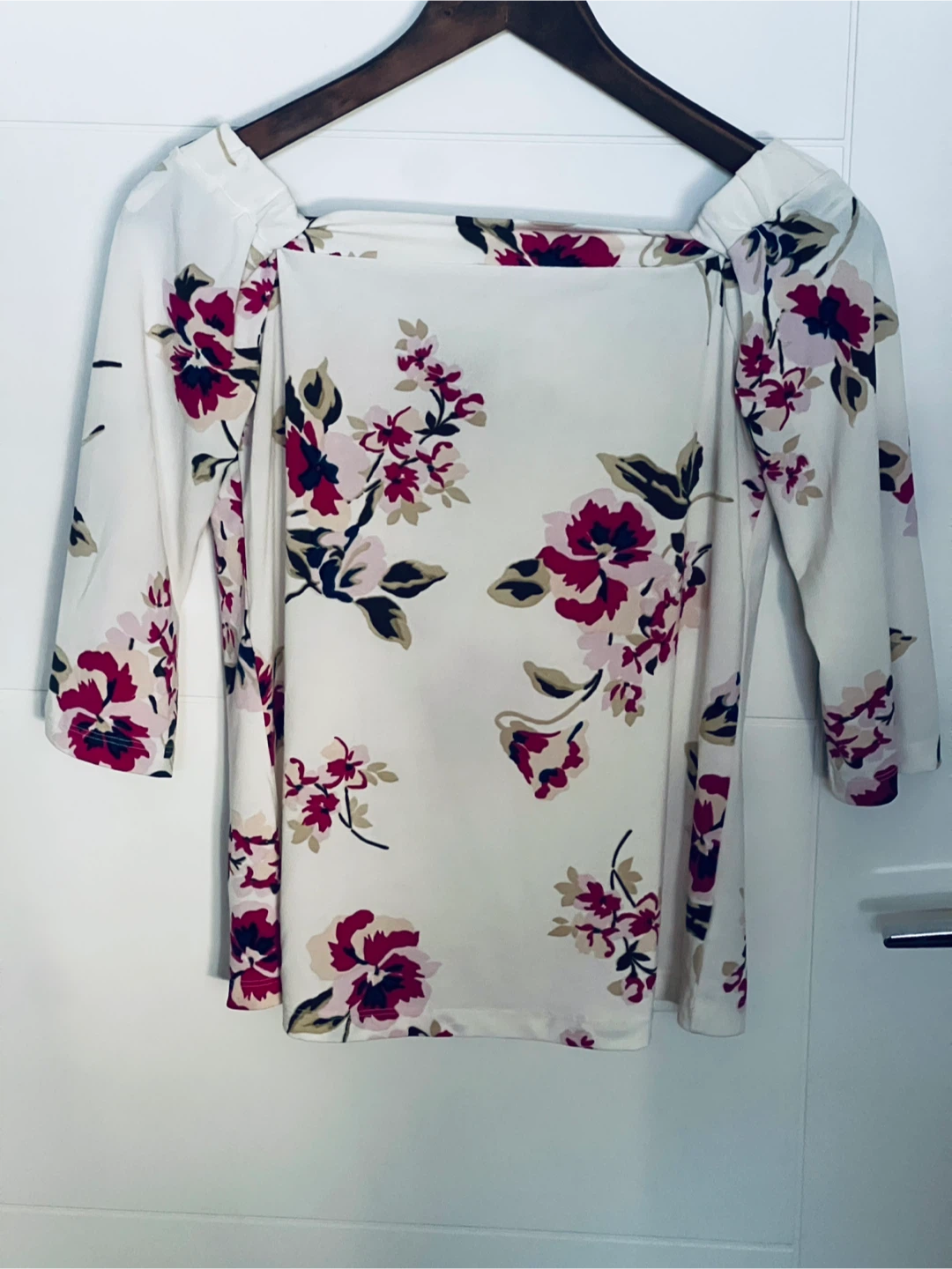 DYNAMITE Floral Off-the-Shoulder Top - XS