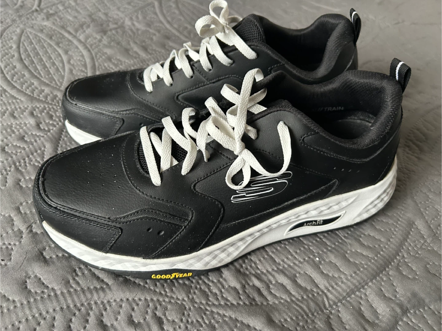 Skechers Arch Fit | Goodyear Sole – Men's Size 12 (Extra Wide)