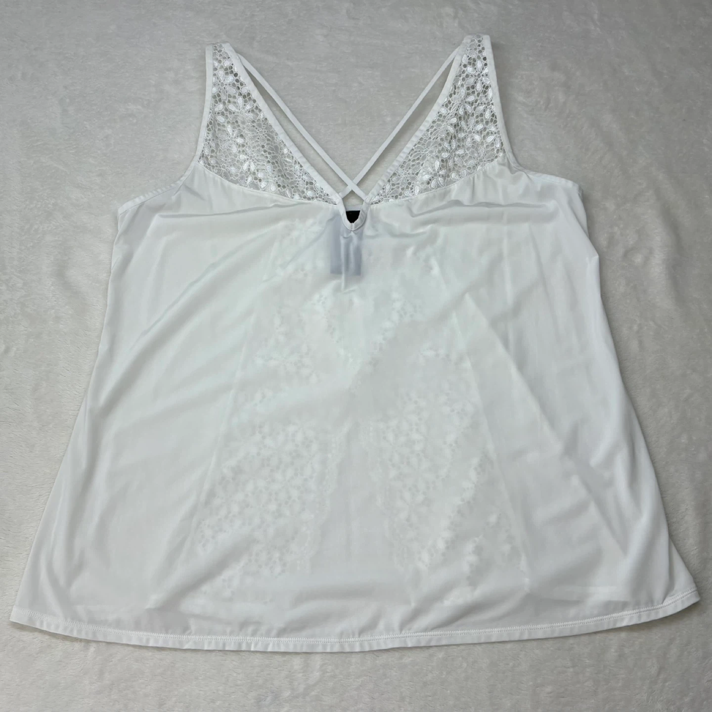 Ashley Graham White Lace Flyaway Crisscross Neck Camisole 1X - photo 2