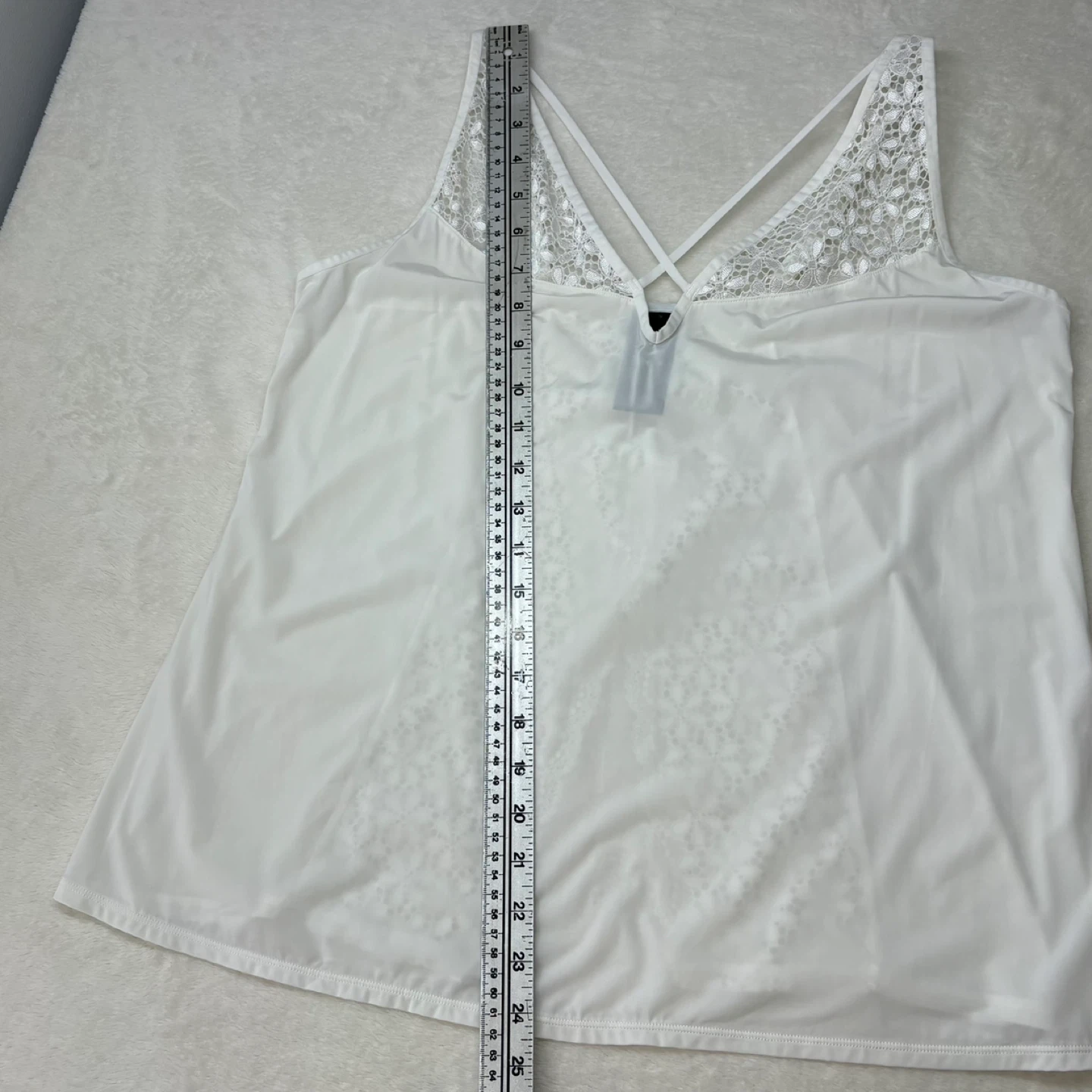 Ashley Graham White Lace Flyaway Crisscross Neck Camisole 1X - photo 5