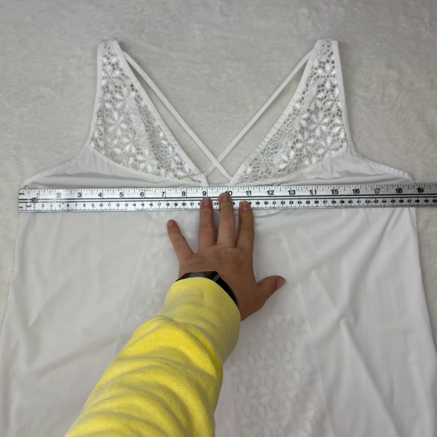 Ashley Graham White Lace Flyaway Crisscross Neck Camisole 1X - photo 4