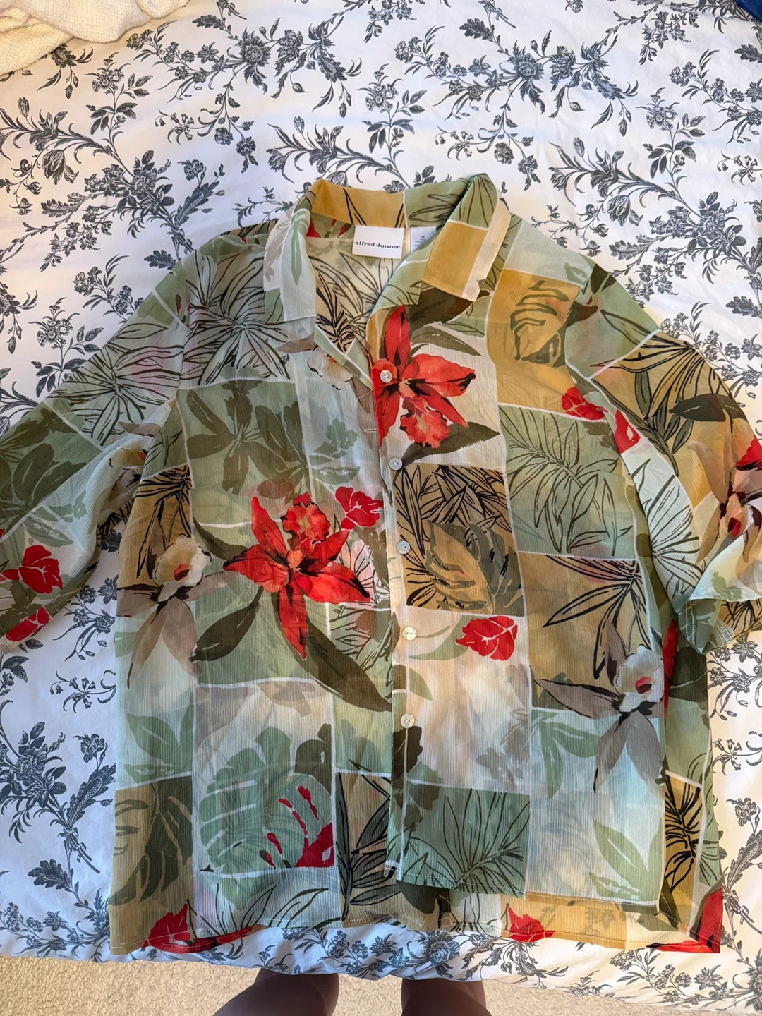 4 SHIRTS FOR $10! - photo 2