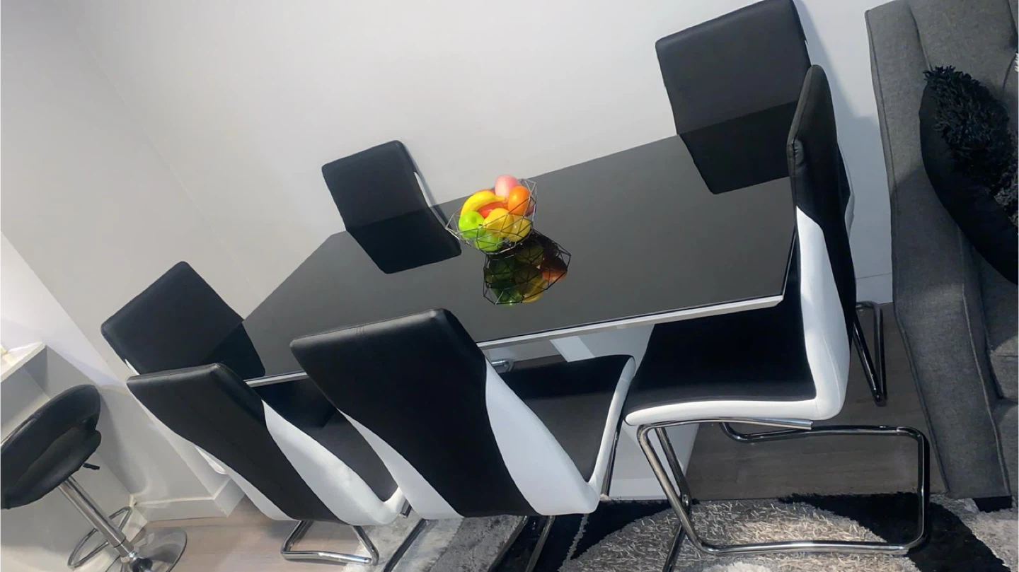 Black and White Dining Chair 6 and table