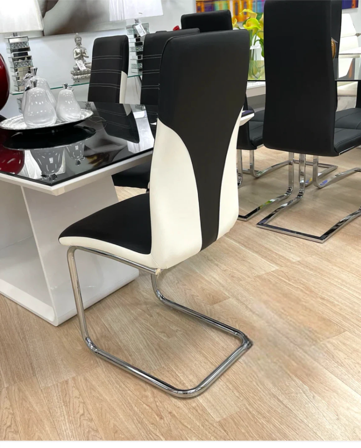 Black and White Dining Chair 6 and table - photo 5